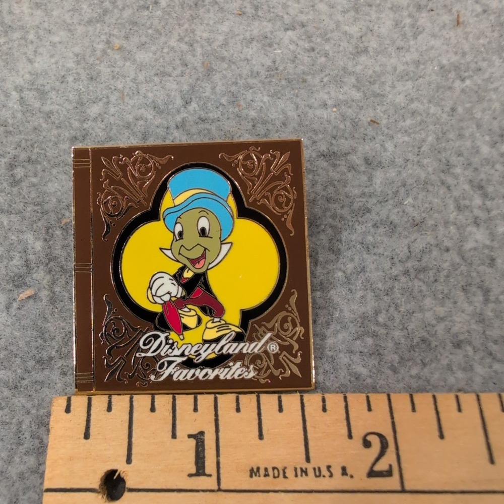 Disney Jiminy Cricket Pinocchio Disneyland‎ Favorites 2002 Trading Pin - Picture 2 of 4